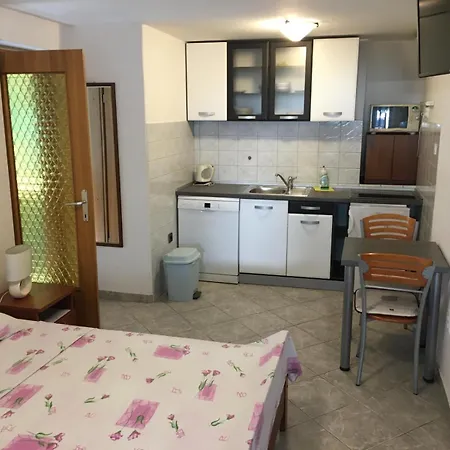 Biserka Apartment Punat